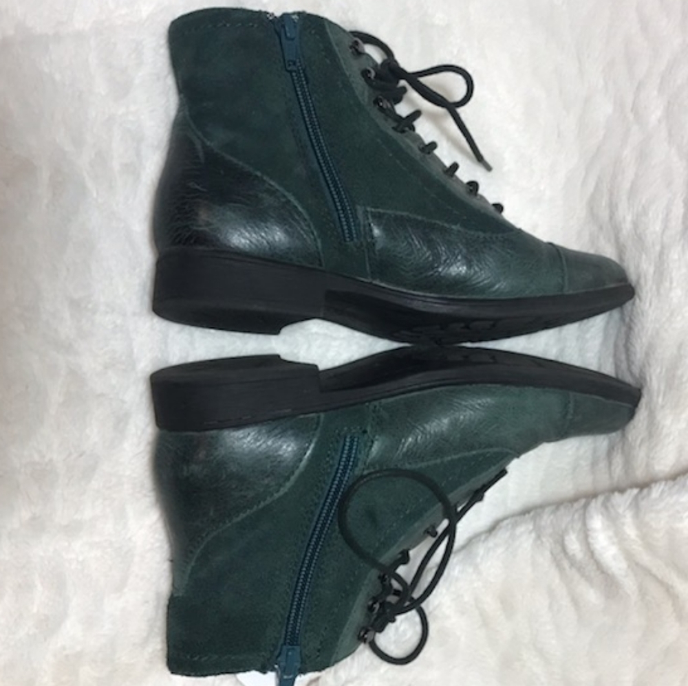 Earth Brand lace-up boots